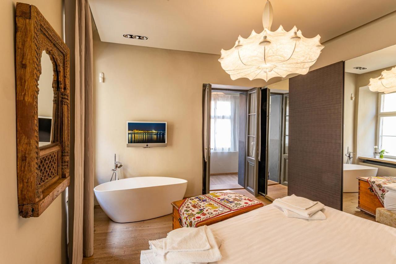 Mostecka Apartment Prag